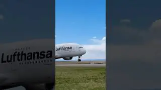 Incredible landing footage &ndash; Lufthansa 🇩🇪 #germany #india #dubai #america #indonesia #china