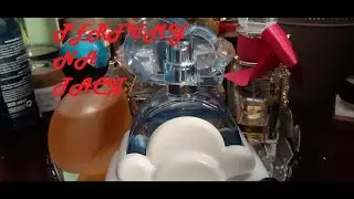 Perfumy na tacy