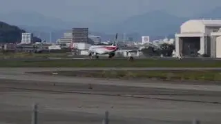 名古屋飛行場　2016・10/13　三菱航空機　MRJ90STD　JA22MJテイクオフ