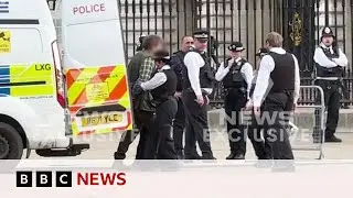 Controlled explosion after man arrested outside Buckingham Palace, London police say - BBC News
