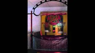 Shoot 2 Win basketball arcade game