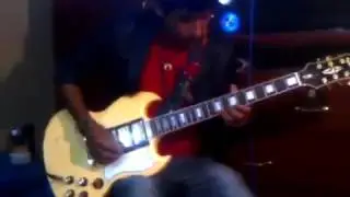 Sonido 2000 Bajo la lluvia te espere [Oficial Video] cover by glij