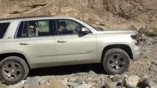 Chevrolet Tahoe Z71: In Action &ndash; Rocks