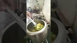 UP Home Tadka cooking &Blogs  is live आज बनाते हैं वेज पुलाव 🙏🙏♥️