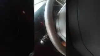 Volante do HB20 descascando &agrave; partir de hum ano e meio de uso. Vergonha!!!