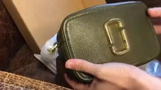 Marc Jacobs Softshot 17 Open box