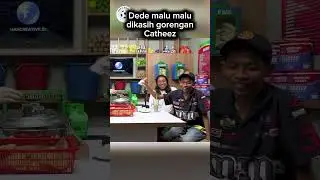 Dede Sunandar malu malu dikasih gorengan Catheez #catheez #dedesunandar #prazteguh #pwk #podcast
