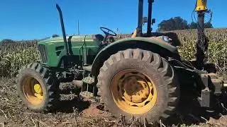 PREPARANDO ESPAÇO/SILAGEM DE SORGO/ MASSEY BASCULANDO 