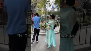 When characters at Disneyland know your name #shorts #disneyland #autism