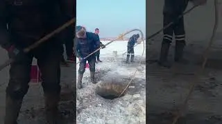 Winter Ice Fishing Done Differently: The Old Method with a Flexible Pole