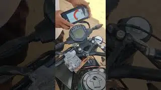 KTM Duke 250 with Duke 390 display installed.