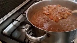 الفول المدمس بكل تكاته
