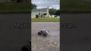 This rc car is insanely fast😳 #shorts #rccar #tuttio #fastrccar