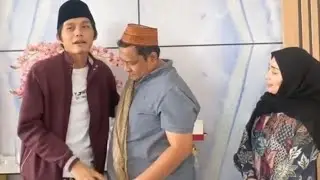 INFO PUSAT GUS IQDAM !! Momen Di Mana Beri Sorban Ke Haji Her Sultan Madura