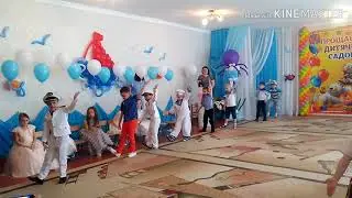На палубі матроси