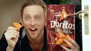 DORITOS AVEC CES PUBS VIDEOS LES PLUS DRÔLES (regarde)