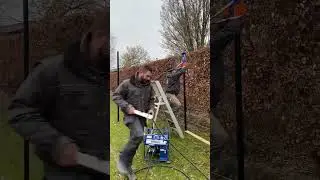 Palen slaan met de Maruzen KH193 hydraulische palenrammer