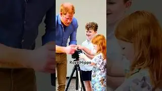 Prince Harry and kids take family photos #photography #family #princeharry #picture #camera