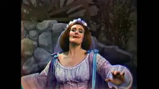Young Dame Joan Sutherland Gloriously sings Sonnambula's Finale up to Eb6
