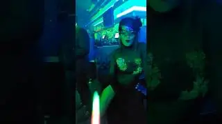 Russian girl dancing in Manhattan)