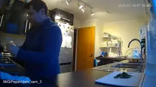 🔴 24/7 LIVE: Italian Couple in London - Real Life [KITCHEN 🍳] - MiGIPepeVibes - Cam 3