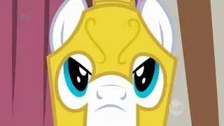 Rainbow Dash tries to seduce the royal guards.