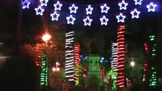 Luces de Navidad iluminan el Parque Abd&oacute;n Calder&oacute;n. Cuenca '16