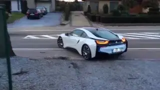 BMW i8 acceleration