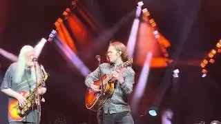 Billy Strings w/ Edgar Winter - Johnny B. Goode (Bridgestone Arena, Nashville, TN 2/20/26)
