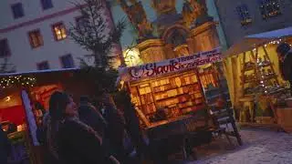 Christmas Jazz Blues Ambience: Festive City Nights & Soft Holiday Background Music