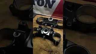 Blacked out the Yz125 triple clamps with &ldquo;semi gloss black&rdquo; Powdercoat!! 🫡🔥 #darzrt #powdercoat
