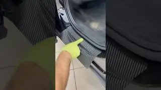 Door Sill Upgrade &ndash; Scratch Protection with Carbon Vinyl