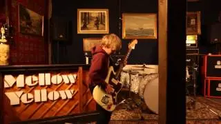 Mellow Yellow - Lenny The owl (Official Music Video)