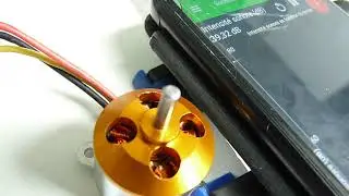 A2212 2000KV (24200RPM at 11V) brushless motor decibelmeter