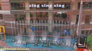 A Japanese Fountain show dancing with swing jazz masterpieces in Canal City Hakata【♪sing sing sing】