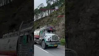 Dangerous hill road and truck 🚚🚚#trending #dangerous #hills #truck #uk