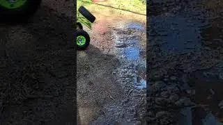 RC car splashing around in Muddy water( RC car heaven)
