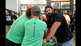 Jeremy Parker (Arkansas) vs Thilman Dufrene (Louisiana) #devonlarrat #armwrestling #eastvswest 