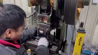 Chinese lapel pin factory show you how to Casting lapel pins.copper ,iron or zinc alloy materials