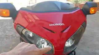 Honda GoldWing 1800 F6B Bagger. Dettagli.