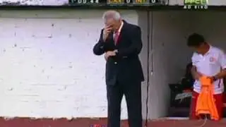 Torcida gremista zoa o Inter com s&oacute;sia de Jorge Fossati