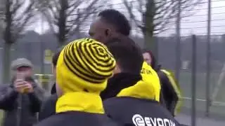 Usain bolt trail with dortmund *nutmeg*goals next striker?