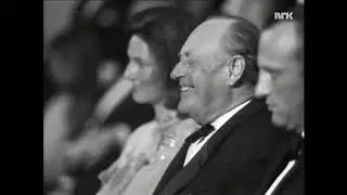 Møte med André Bjerke del 28 André Bjerke leser prolog til kong Olavs 70 års dag