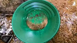 Testing new spots on my favorite creek. #gold#flourgold#panning#Gagold