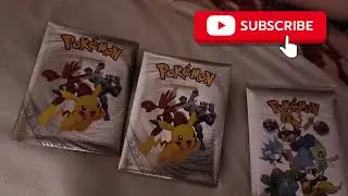 Cartas de Pokémon tres sobres pratiados
