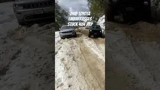 2WD TOYOTA PICKUP EMBARRASSES STUCK 4WD JEEP. OPEN DIFF 2WD. #foryou #4x4 #viral #jeep #snow #mud