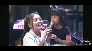 AVOLIA NGETES NYANYI CALA LUCU BANGET CALA