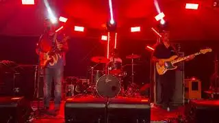 High is the mountain (Andr&eacute; Mols) - Banda TNY no Goi&aacute;s tattoo festival