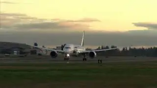 Dreamliner LOT start z lotniska w Everett