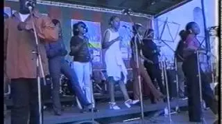 CHORALE ESPERANCE ET VIE NOUVELLE DE LA NEW J 20 KM DE BRUXELLES GOSPEL NEW J 1998